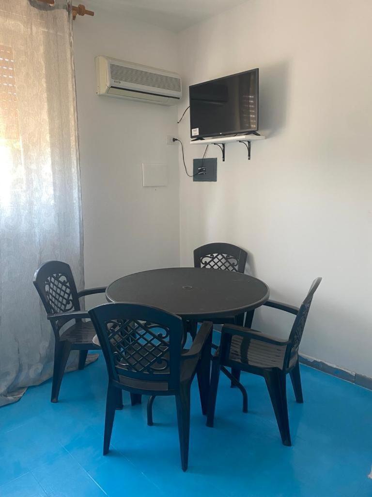 Le Stanze Del Mare Aparthotel Golfo Aranci Phòng bức ảnh