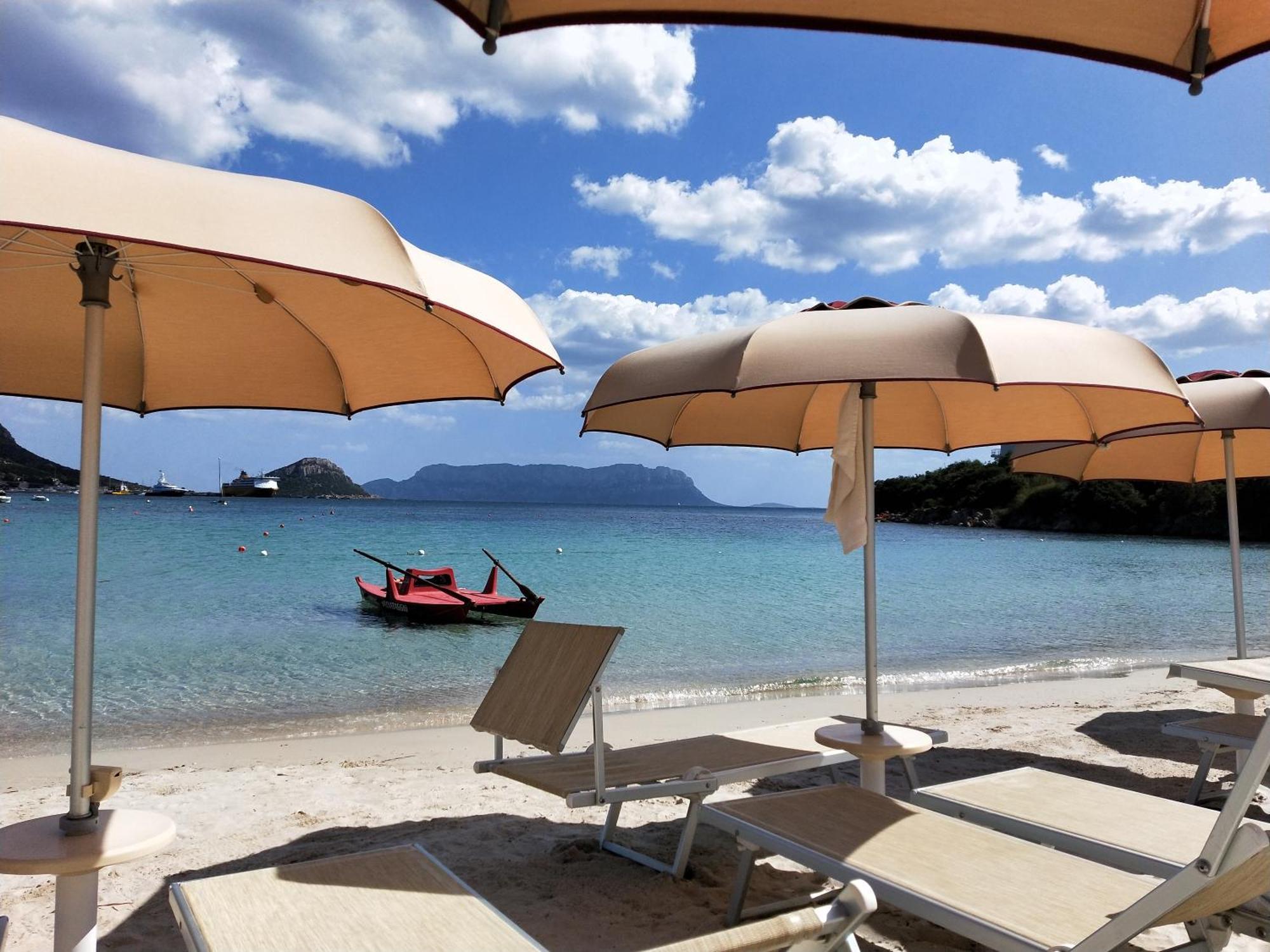 Le Stanze Del Mare Aparthotel Golfo Aranci Ngoại thất bức ảnh